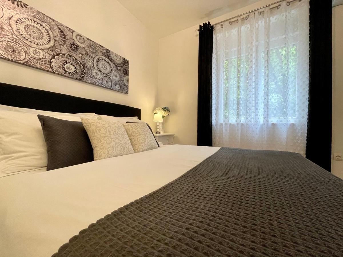 Central Square Guest House Zadar Exterior photo
