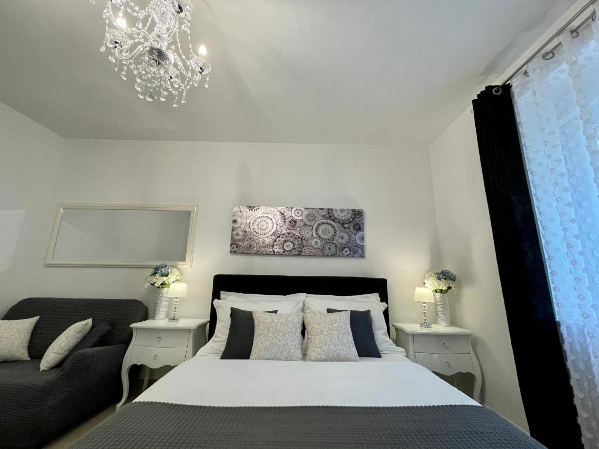 Central Square Guest House Zadar Exterior photo